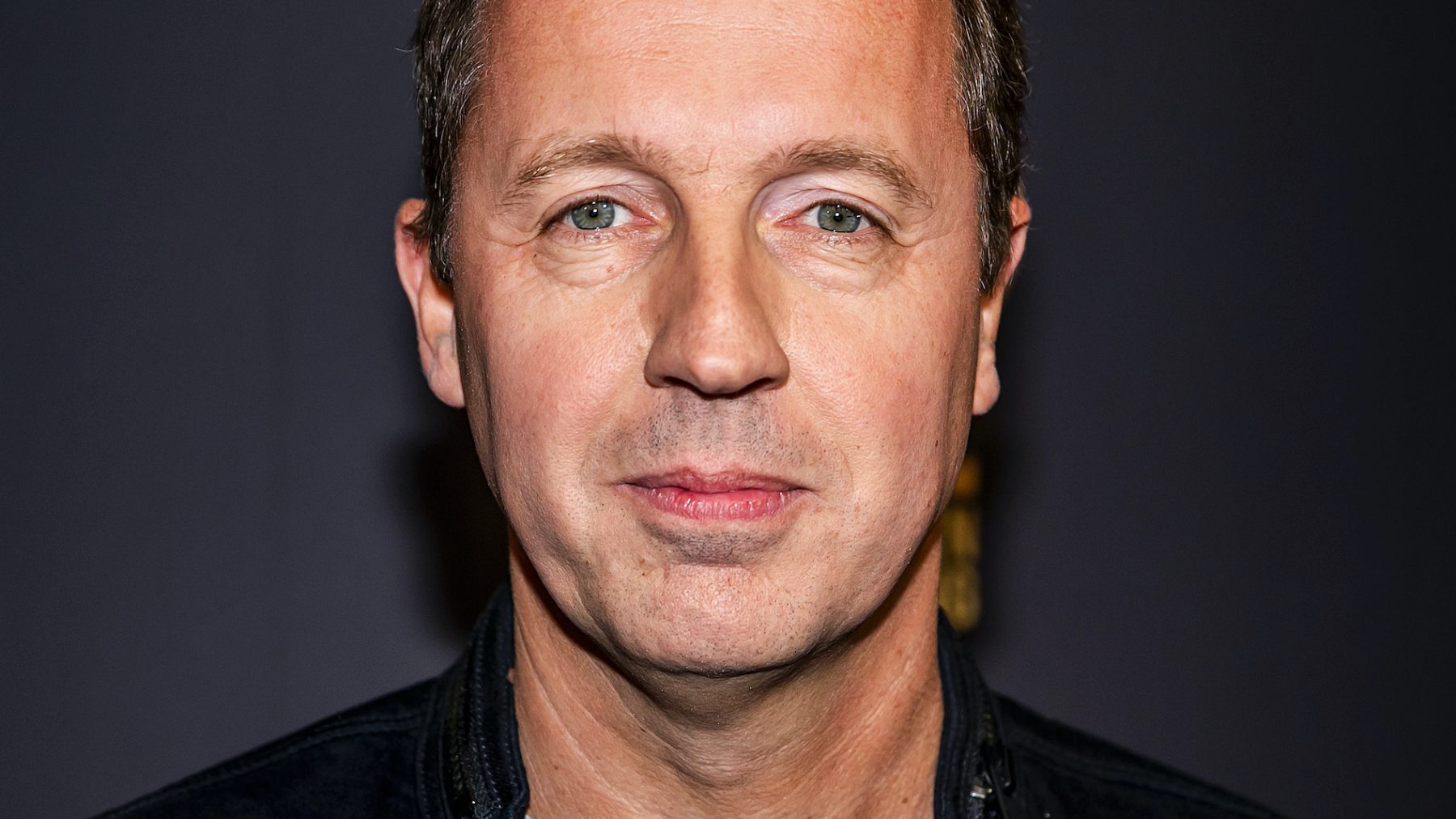 Edwin Evers keert tijdelijk terug op 538 in ‘Coen & Sander Show’ - LINDA.nl