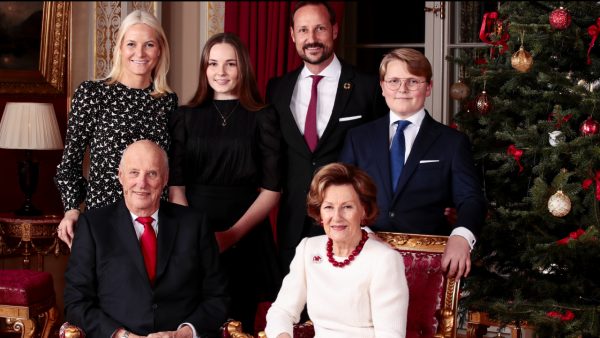 Noorse kroonprins Haakon neemt taken van zieke koning Harald (82) waar