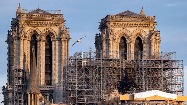 Geen-kerstversiering-in-de-Notre-Dame-voor-het-eerst-in-tweehonderd-jaar