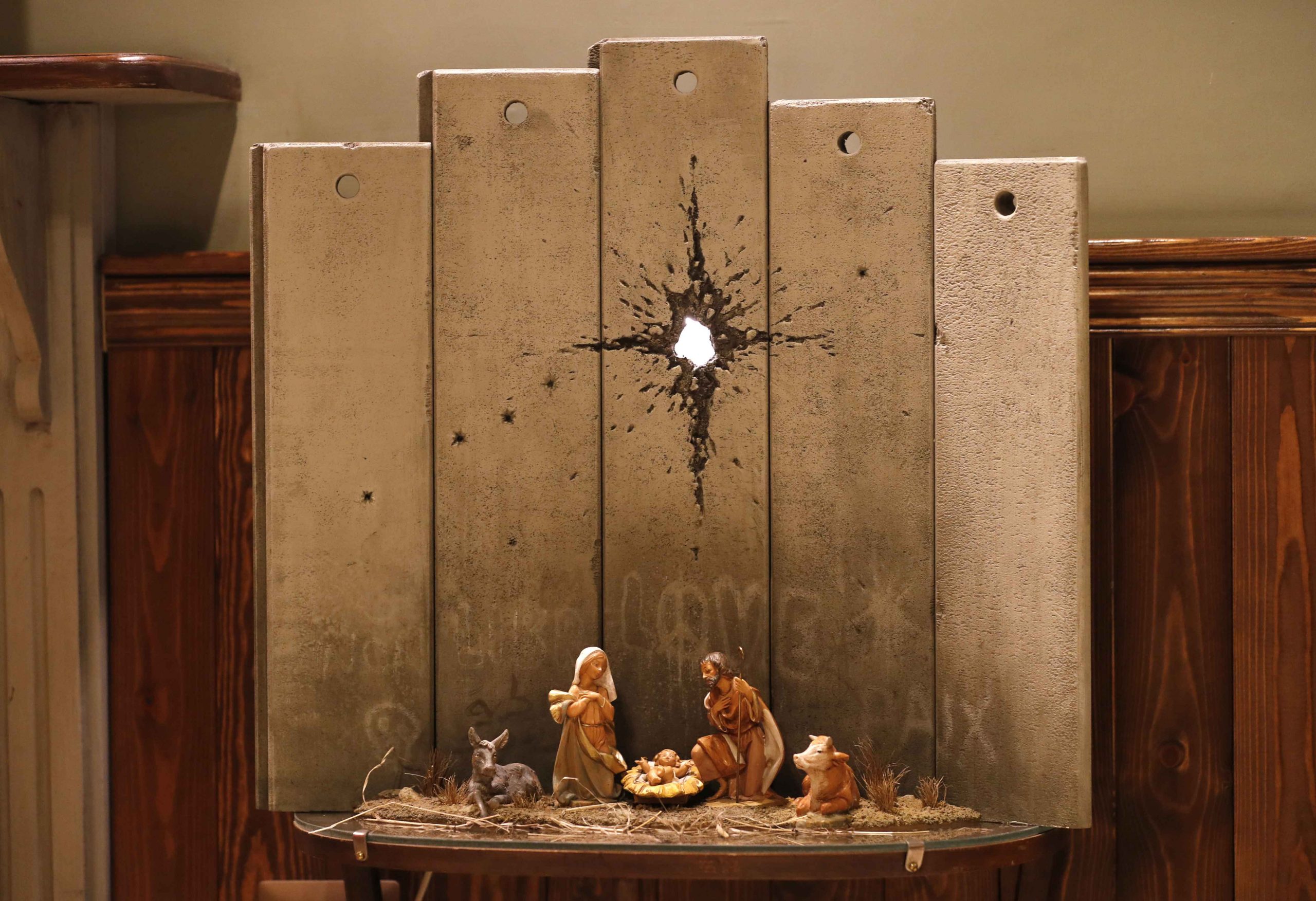 Nieuws-kunstwerk-Banksy-duikt-op-in-Bethlehem-met-visie-op-de-geboorte-van-Jezus