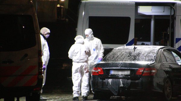 Lichaam vrouw in auto in maas gevonden