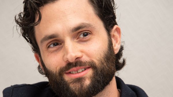 Acteur-Penn-Badgley-verklapt-komst-derde-seizoen-You