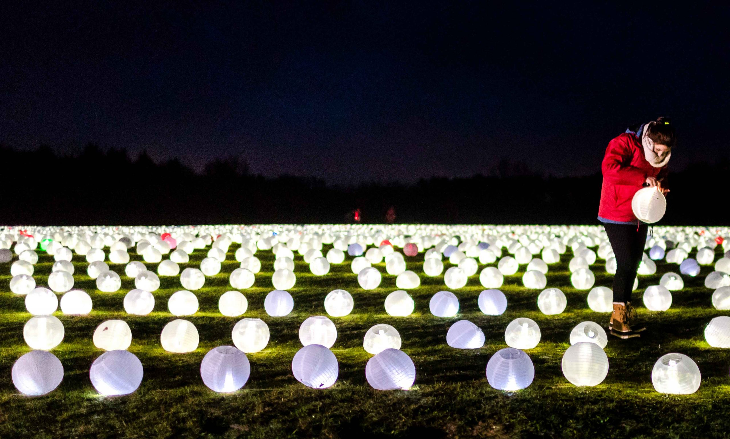 Lampionnen-verlichten-Olympisch-Stadion-voor-KWF-Kankerbestrijding