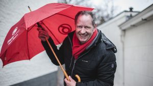 Thumbnail voor Maandag laatste 'oant moarn' van Piet Paulusma bij SBS6: 'Bijzondere dag'