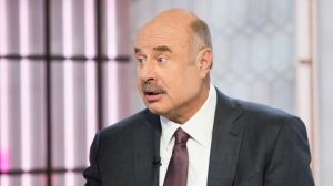 Thumbnail voor Dr. Phil zet zijn extravagante villa in Beverly Hills te koop en dat wil je zien