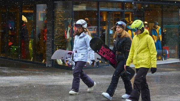 auto ingereden wintersport toeristen Italië groep Duitsers zes doden