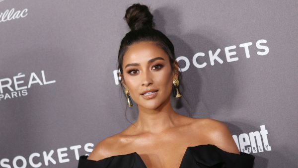 Actrice Shay Mitchell was depressief tijdens zwangerschap