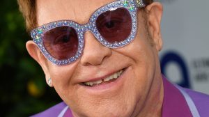 Elton John doneert miljoenen euros aan Australie tegen bosbranden