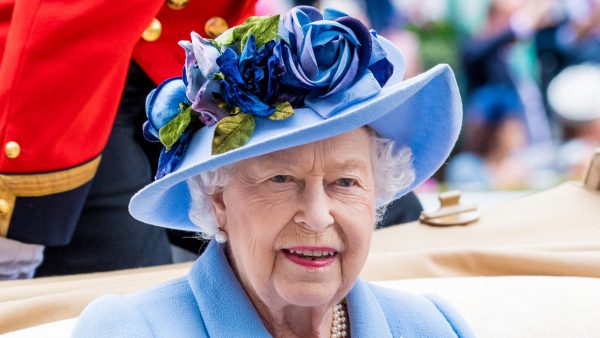 koningin-elizabeth-niet-heel-blij-beslissing-meghan-harry