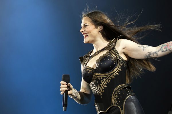 Metalzangeres Floor Jansen wint Popprijs Noorderslag