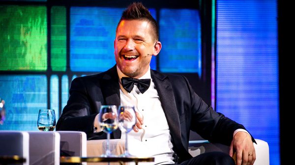 Johnny de Mol start restaurant met dementerenden voor nieuw programma