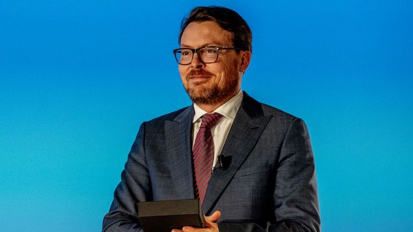 prins constantijn noemt beslissing harry en meghan dapper