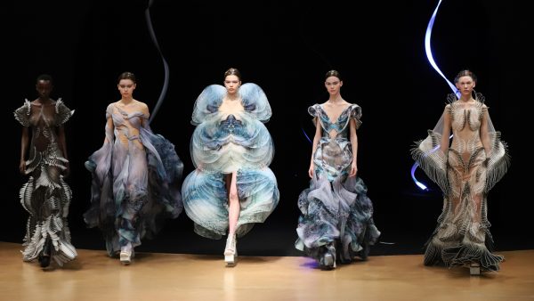 Iris van Herpen Couture SS20 Sensory Seas by Eugene Yeap D