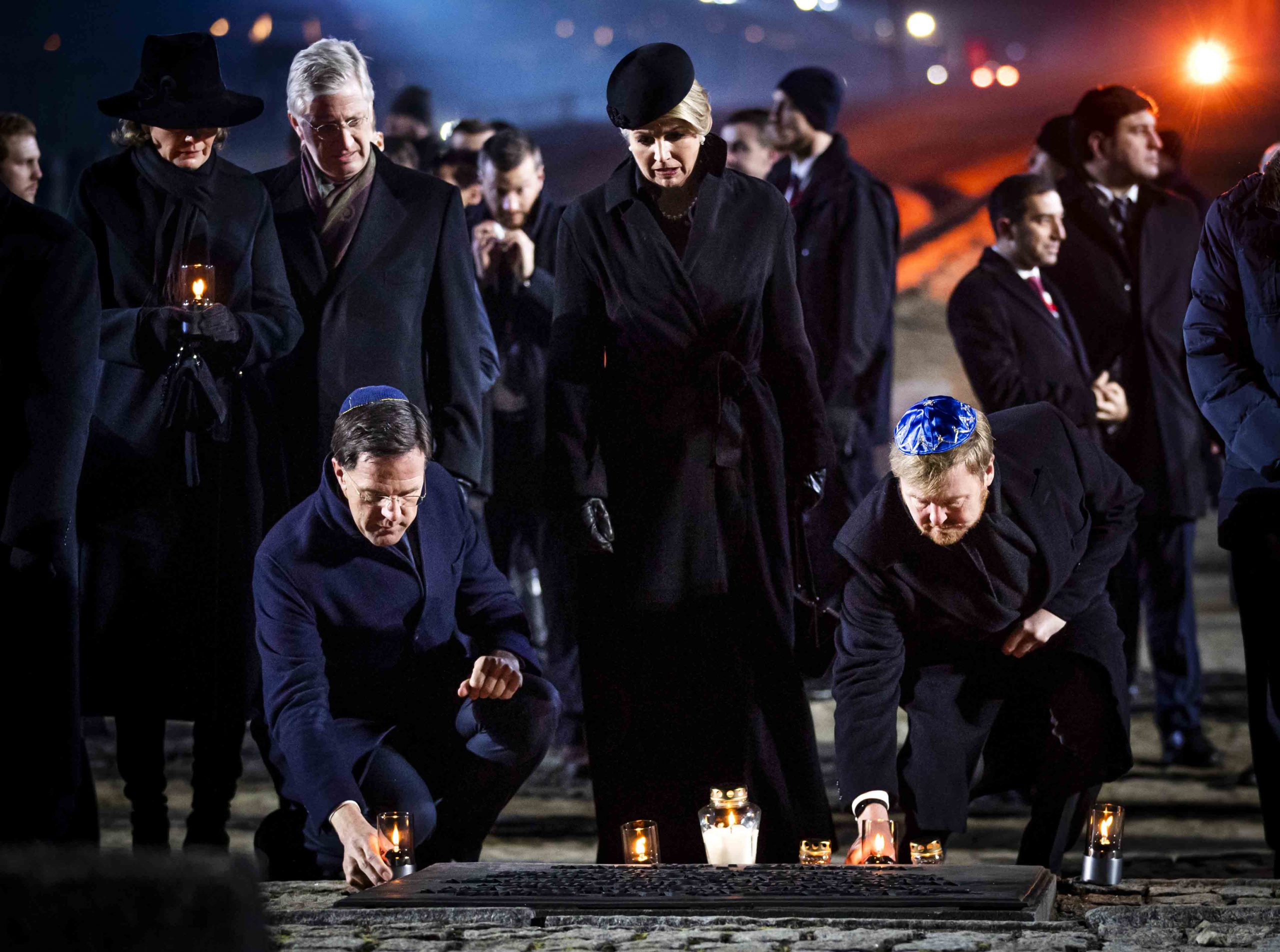 koning-willem-alexander-premier-rutte-koningin-maxima-in-auschwitz-75-jaar-vrijheid-herdenking-polen