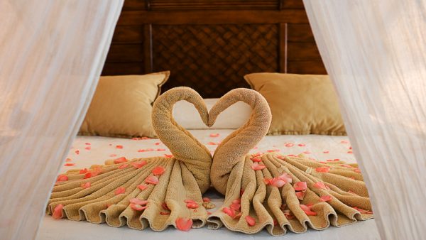 Hotel biedt gratis verblijf voor koppels die baby's maken op Valentijnsdag