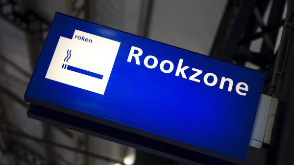 NS-maakt-stations-rookvrij