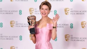 Thumbnail voor De BAFTA's werden uitgereikt en de outfits waren om te smúllen