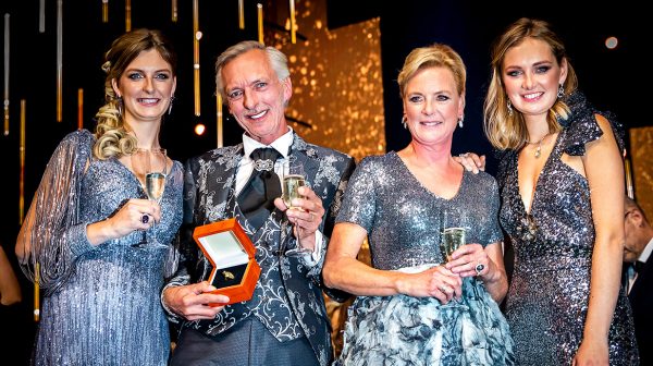 Familie Meiland komt terug naar Nederland en verkoopt het chateau