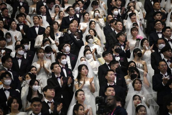 Tienduizenden mensen op massabruiloft in Zuid-Korea ondanks coronavirus