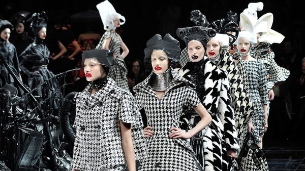 Alexander McQueen: Paris Fashion Week Ready-to-Wear A/W 09