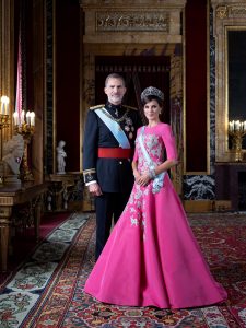2020-02-10 21:08:30 epa08209996 A handout photo made available by Spanish Royal House shows Spain's King Felipe VI (L) and Queen Letizia posing for an official portrait at Zarzuela's Palace in Madrid, Spain, 10 February 2020.  EPA/Estela de Castro HANDOUT EMBARGOED UNTIL 10 FEBRUARY 2020 AT 23:59 pm . NO CROPPING. The photograph must not be enhanced","manipulated or modified in any manner or form and must include all of the individuals in the photograph when published** HANDOUT EDITORIAL USE ONLY/NO SALES