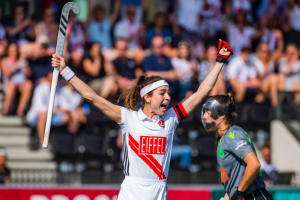 Thumbnail voor Hockeyer Eva de Goede is wéér de beste ter wereld met een stick