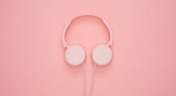 valentijns nummers top 101 sky radio roze koptelefoon