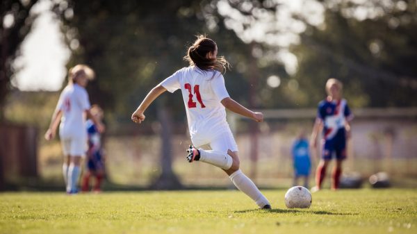 De KNVB zet zich in voor meer meisjes en vrouwen op voetbal