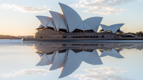 groot benefietconcert sydney adam lambert