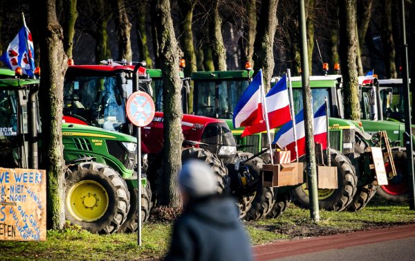 Boeren willen eigen televisie-omroep om 'kloof kleiner te maken'