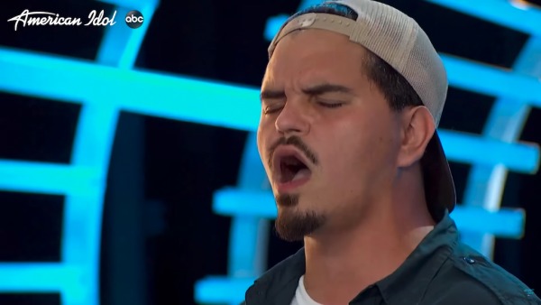 Vuilnisman in American Idol en brengt Katy Perry in tranen