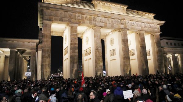 Duizenden mensen aanwezig bij herdenking slachtoffers schietpartij Duitse Hanau shishabarren