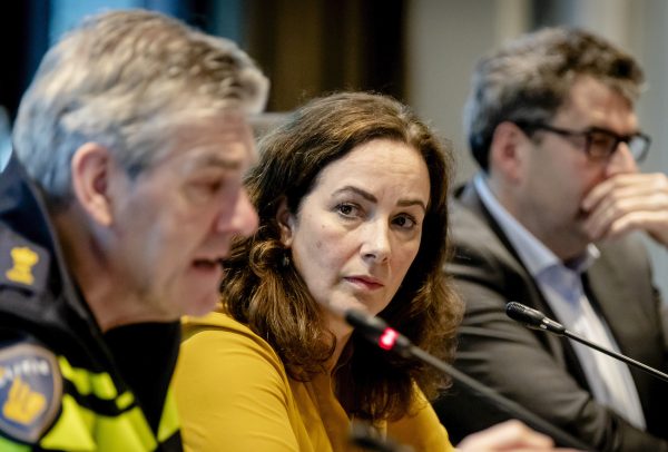 Halsema en politie bezorgd over zwijgcultuur jongeren met messen