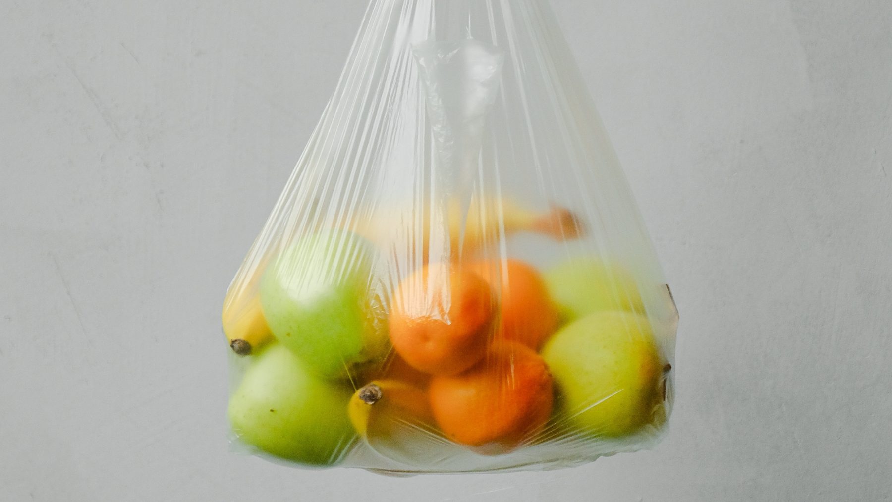 Portemonnee én draagtas mee: gebruik plastic tasjes met 80 procent afgenomen