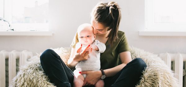 Nederlandse meerderheid: 'Zorgtaken in huis passen meer bij de vrouw dan bij de man'