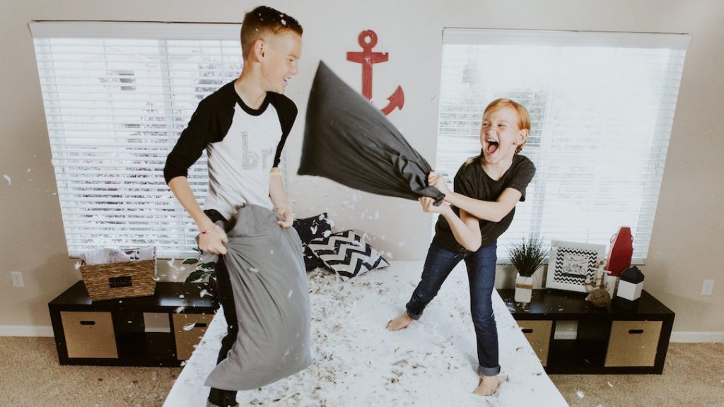 In thuisquarantaine met de kinderen? 'Zorg voor ritme en regelmaat'