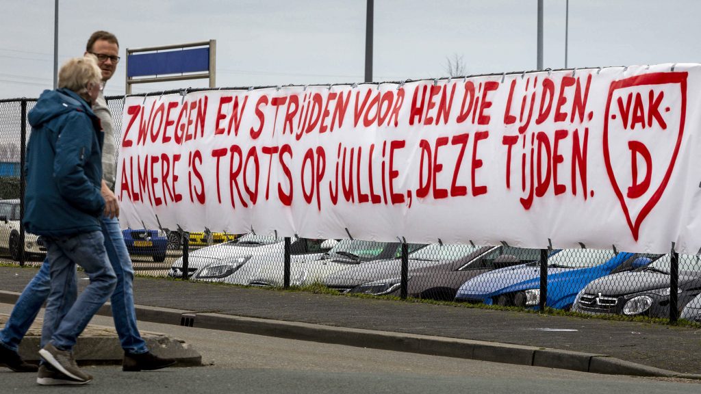 Deze hartverwarmende spandoeken kleuren het land