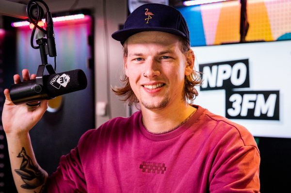 'You'll Never Walk Alone' op 180 zenders wereldwijd, Hoogendoorn ontroerd