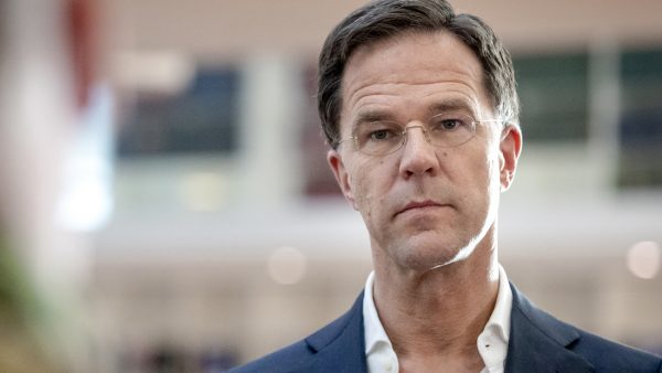 Liveblog coronavirus: Mark Rutte niet optimistisch na afvlakkende cijfers