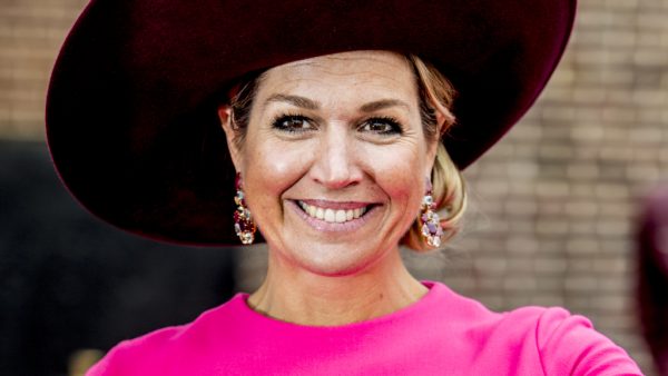 Koningin Máxima belt met Brabantse verpleegkundigen: 'Hou maar vol'