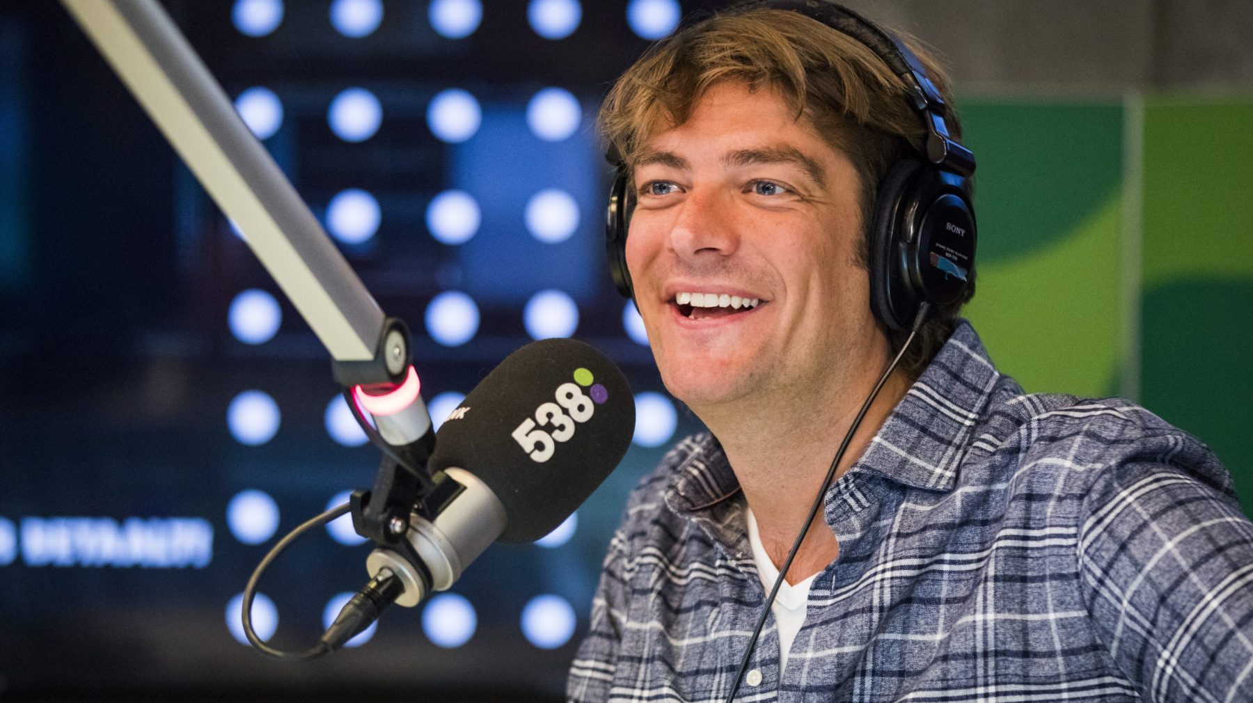 Radio 538, Radio Veronica en Radio 10 lanceren 'Samen Sterk Top 100'