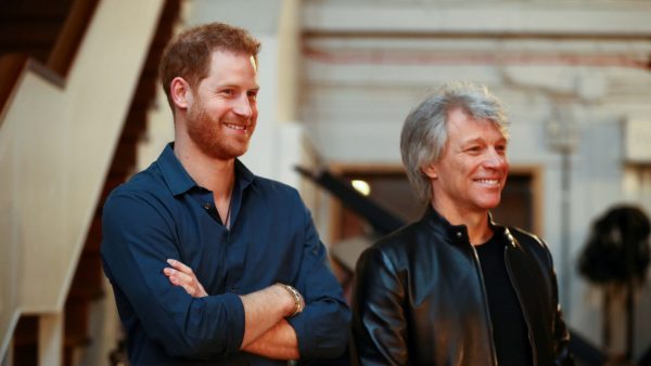 Prins Harry en Jon Bon Jovi brengen samen nummer 'Unbroken' uit