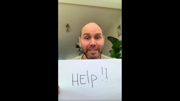 'Het is hier fantastisch': Man maakt heerlijke parodievlog over quarantaine met zijn vrouw