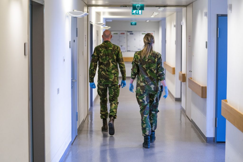 Discovery maakt serie over hoe Defensie tegen corona strijdt