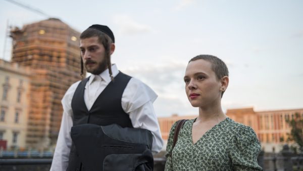 Een schokkende realiteit: waarom je de Netflix-serie 'Unorthodox' wil zien