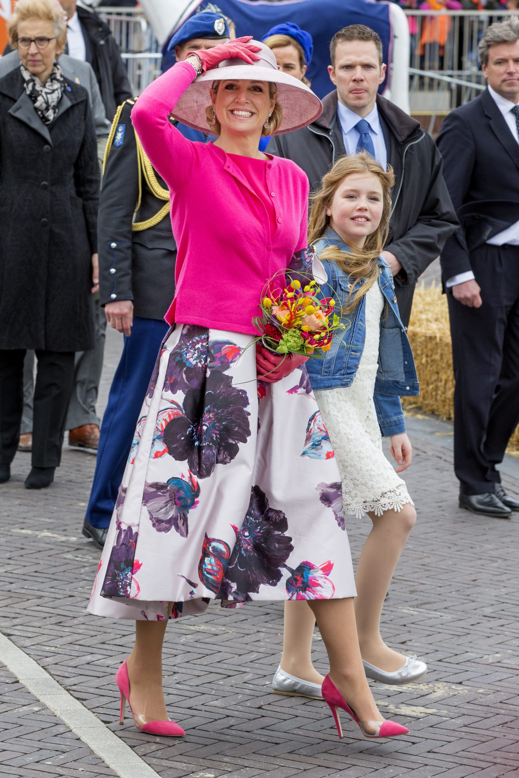 Van koninklijk blauw tot dat ene spijkerjasje: de beste looks van modekoningin Máxima