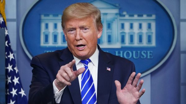 Trump stuit op forse kritiek na uitspraak over injecteren desinfectiemiddelen