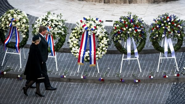 dodenherdenking kranslegging bloemen doneren tikkie 4 mei