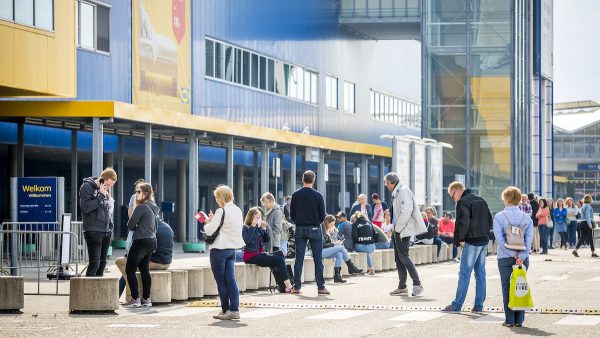 openingsdag ikea coronasluiting lange rijen topdrukte maatregelen