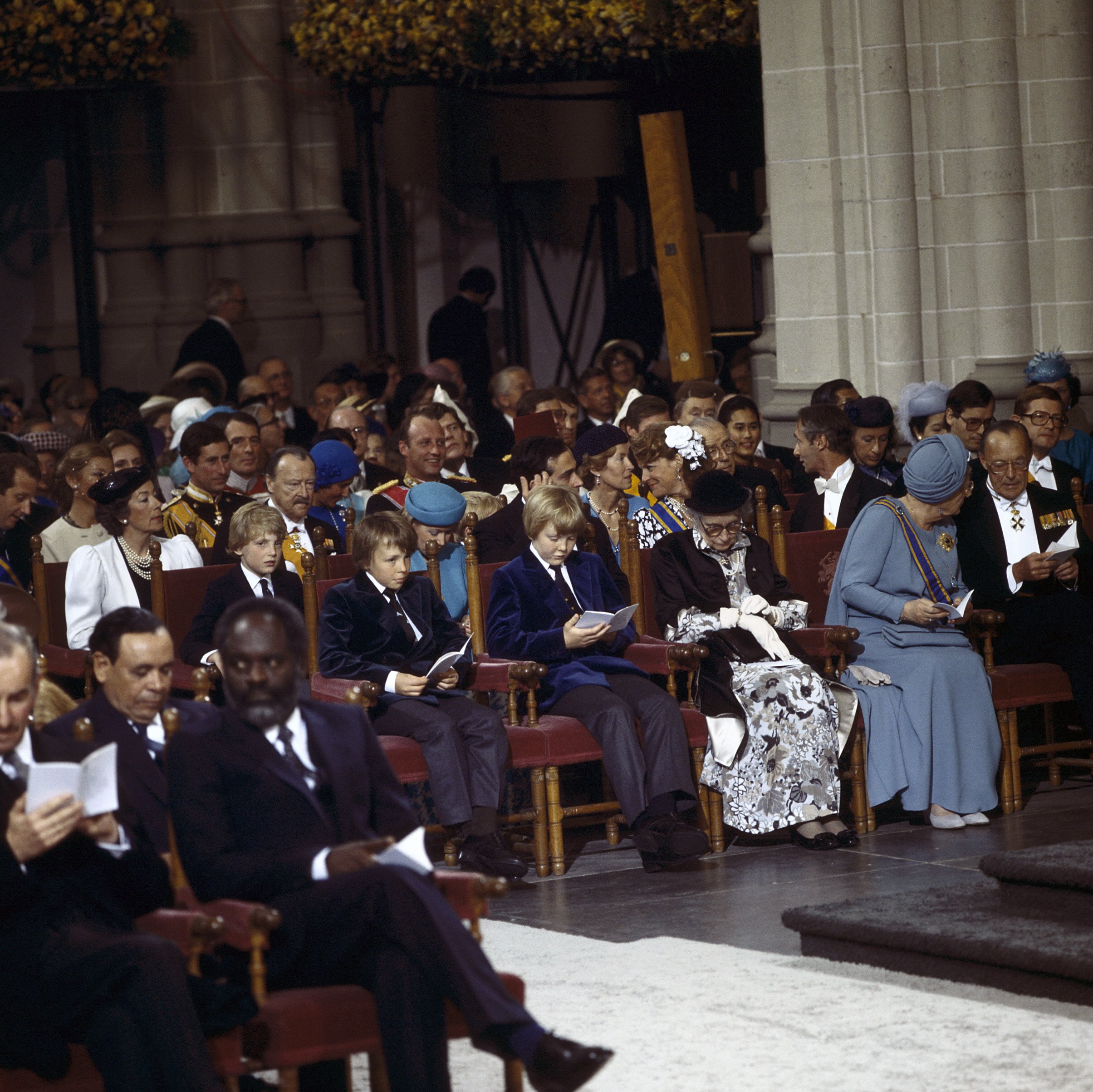 Veertig jaar geleden werd Beatrix onze koningin: 11 x foto's van deze bijzondere dag